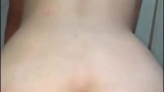 คลิปหลุดคนดัง คลิปxxx นักศึกษาขี้อายแต่ร่าน ขยันบดควยให้ผัวทุกวัน ตูดสวยสะโพกงาม