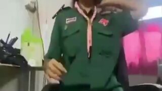 คลิปหลุดกลุ่มลับ คลิปโป๊ นักเรียนเนตรนารีช่วงพักเที่ยง ตั้งกล้องเกี่ยวเบ็ดตัวเองสลับกับก้มลงทำให้ตัวเองโชว์ในห้องเรียน